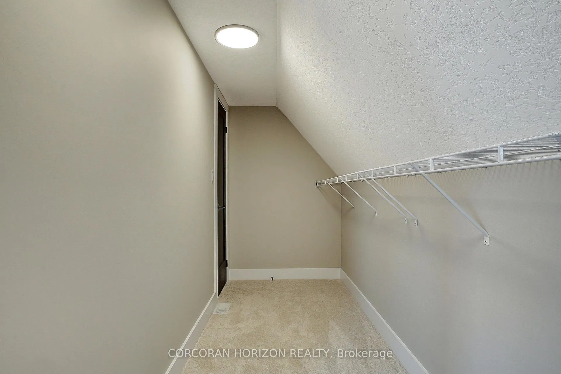 Photo 23 of 87 Dunnigan Drive, Kitchener — HOMEH