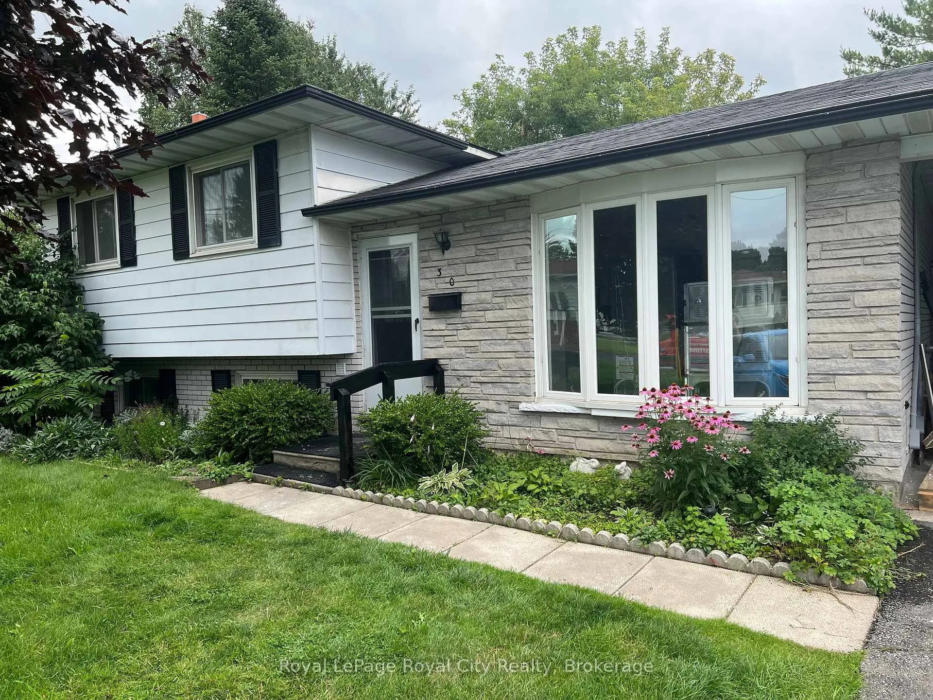 Photo 8 of Unit B, 30 Glenbrook Drive, Guelph, Victoria North — HOMEH