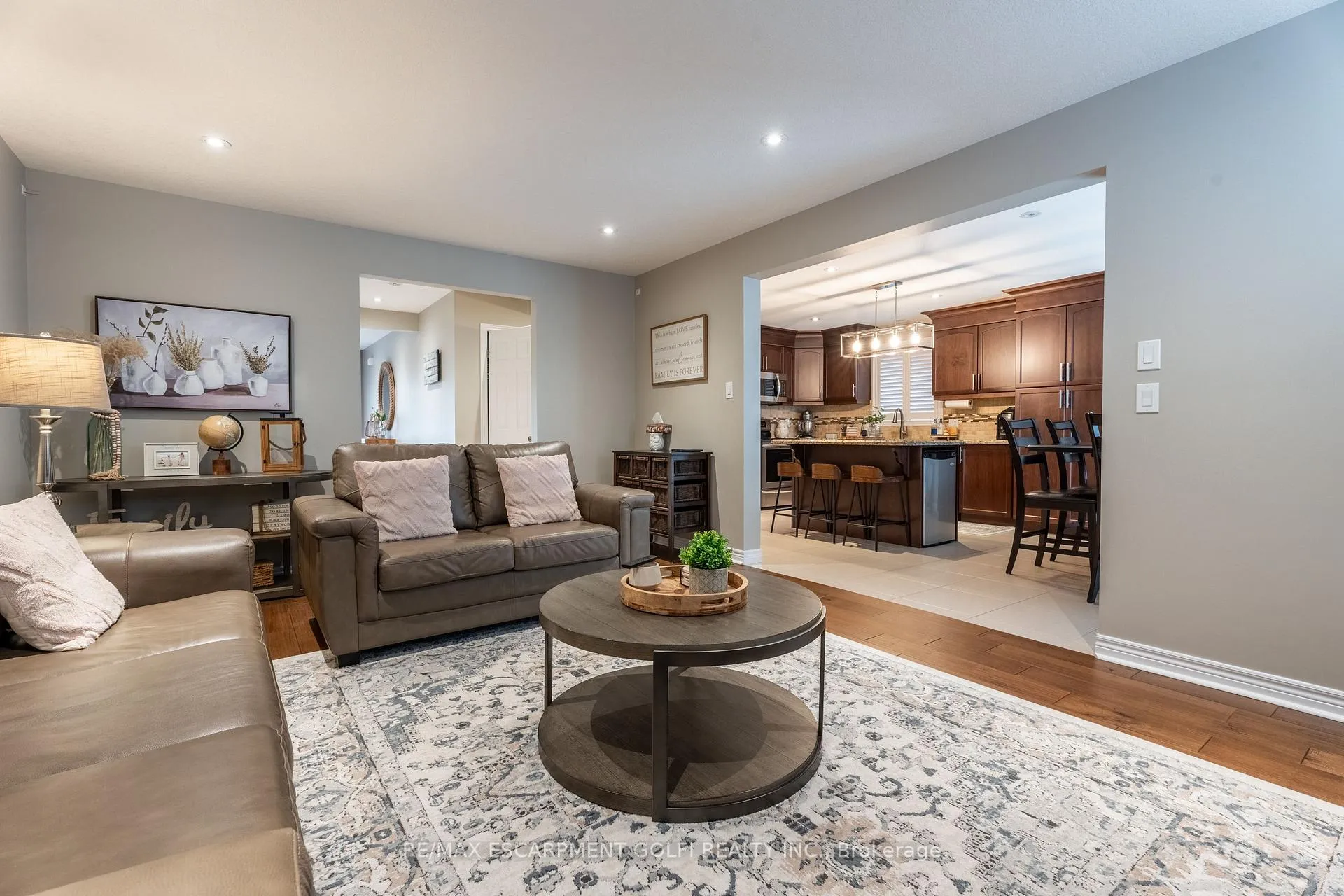 Photo 8 of 49 Desoto Drive, Hamilton, Jerome — HOMEH