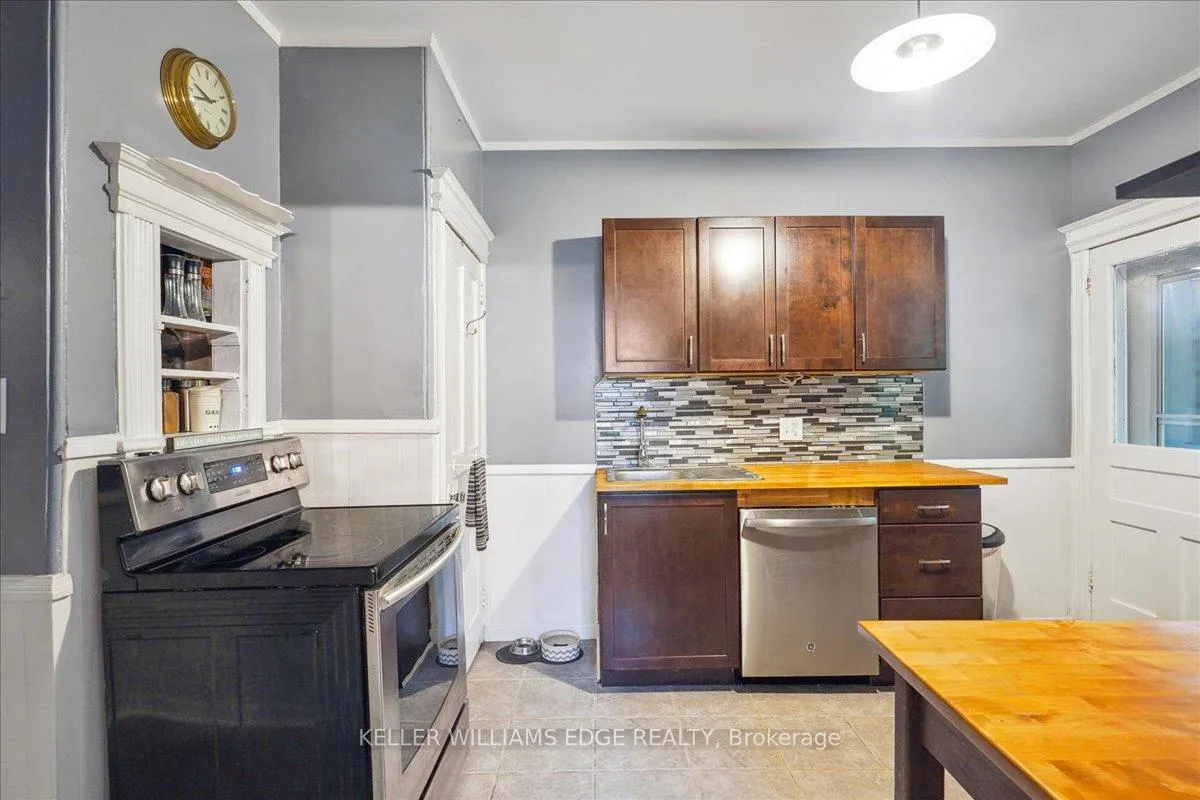 Photo 11 of 10 Huntley Street, Hamilton, Gibson — HOMEH