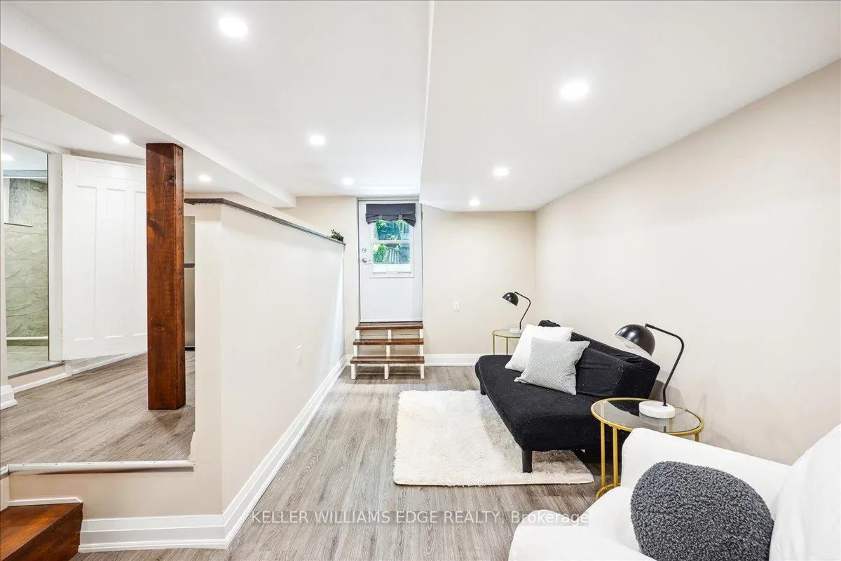 Photo 33 of 10 Huntley Street, Hamilton, Gibson — HOMEH