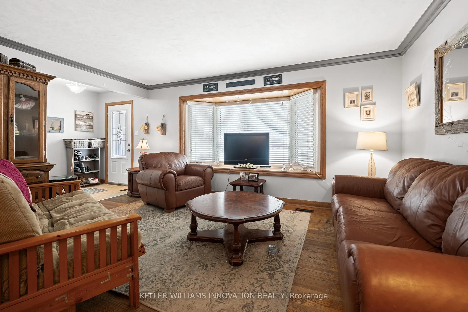 Photo 6 of 19 Perkell Place, Kitchener — HOMEH