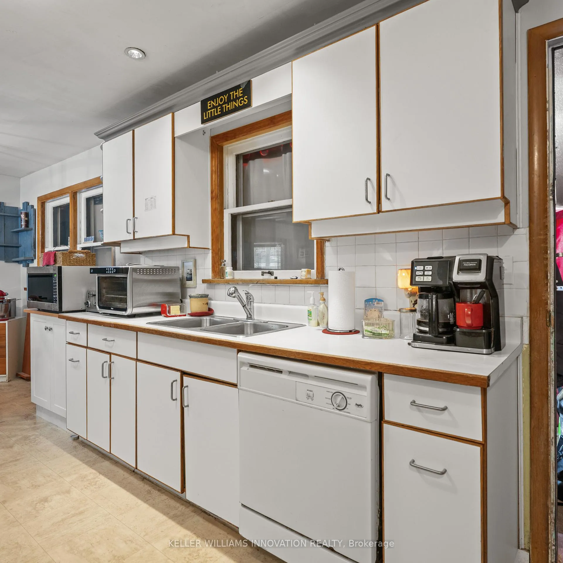 Photo 10 of 19 Perkell Place, Kitchener — HOMEH