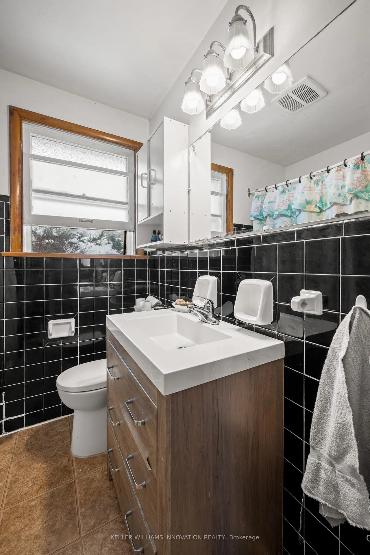 Photo 16 of 19 Perkell Place, Kitchener — HOMEH