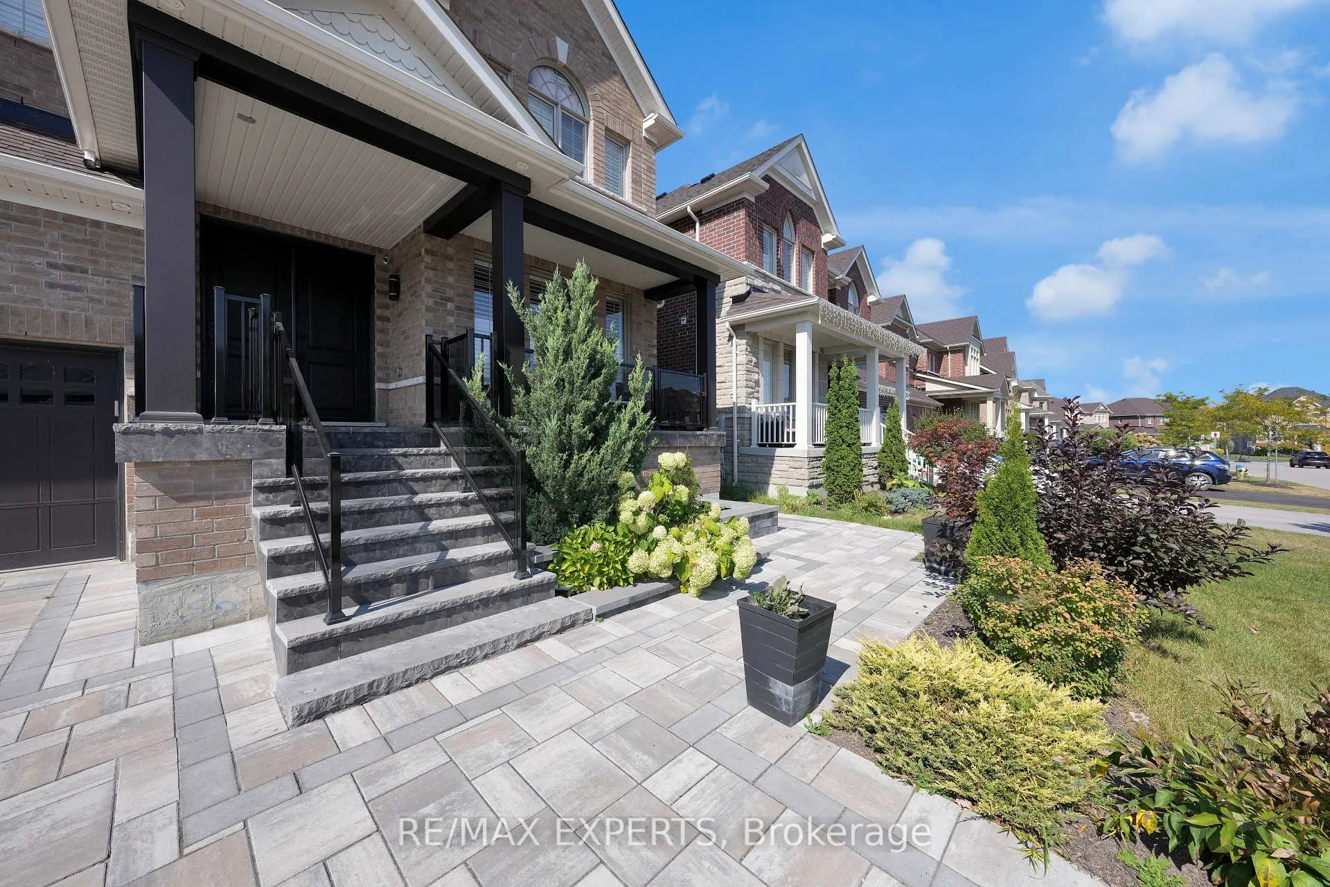 Photo 4 of 36 Walls Crescent, New Tecumseth, Tottenham — HOMEH