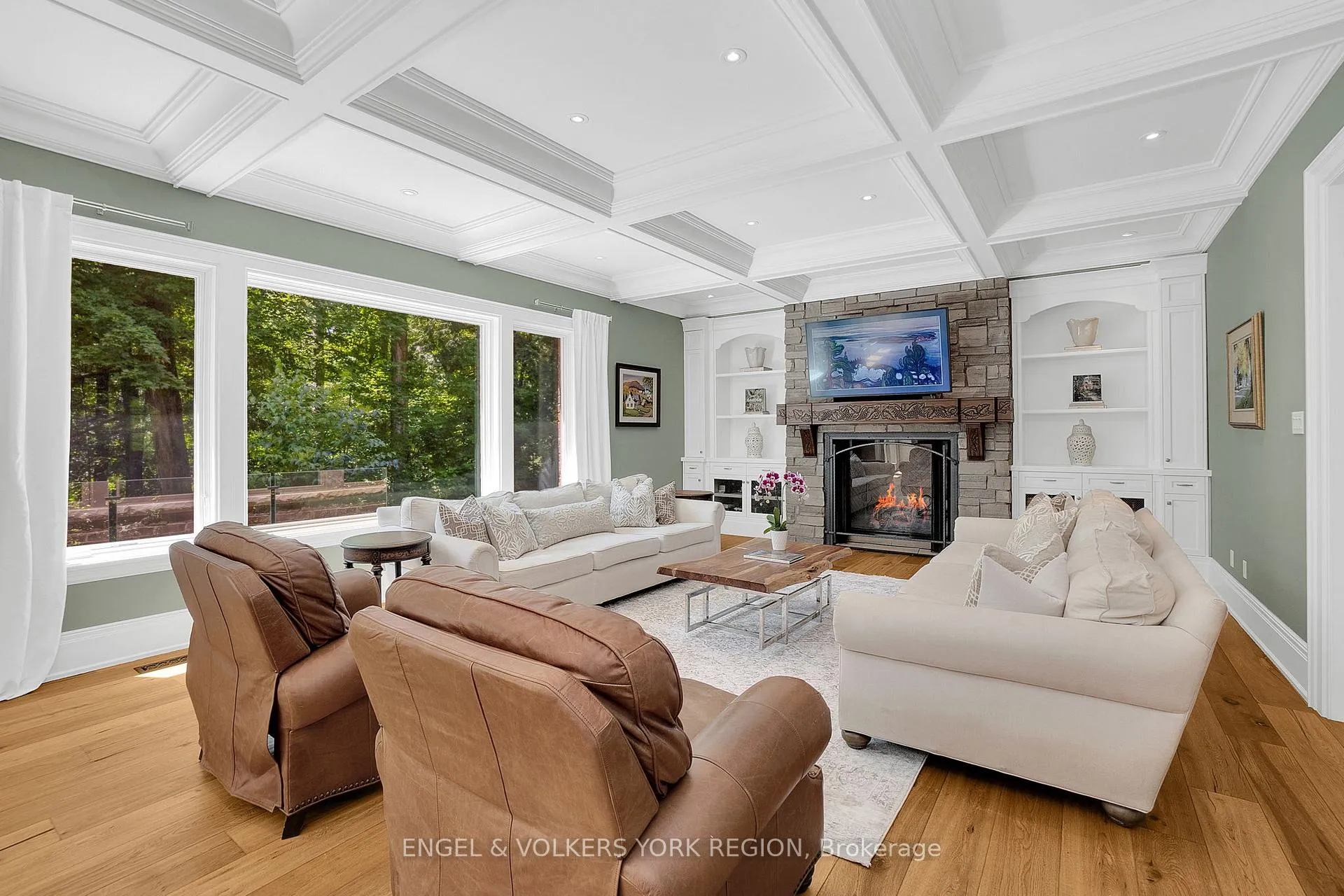 Photo 8 of 170 Kingscross Drive, King, King City — HOMEH