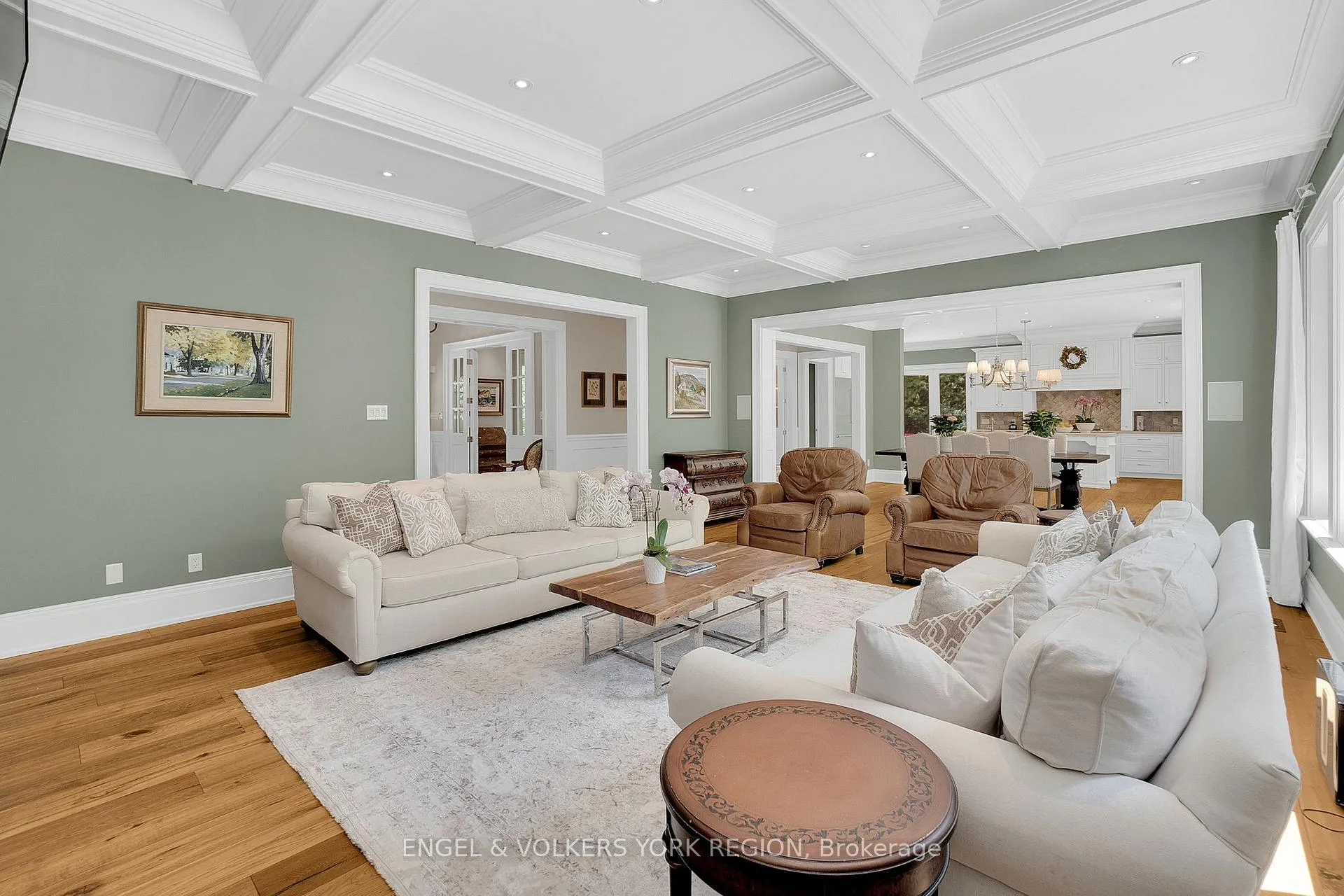 Photo 11 of 170 Kingscross Drive, King, King City — HOMEH
