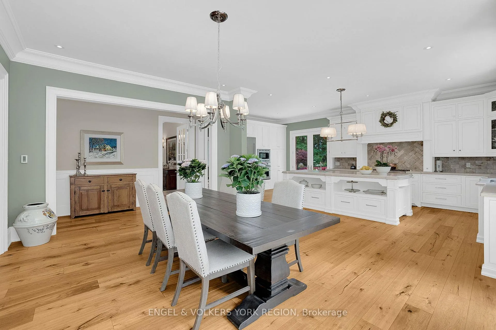 Photo 13 of 170 Kingscross Drive, King, King City — HOMEH