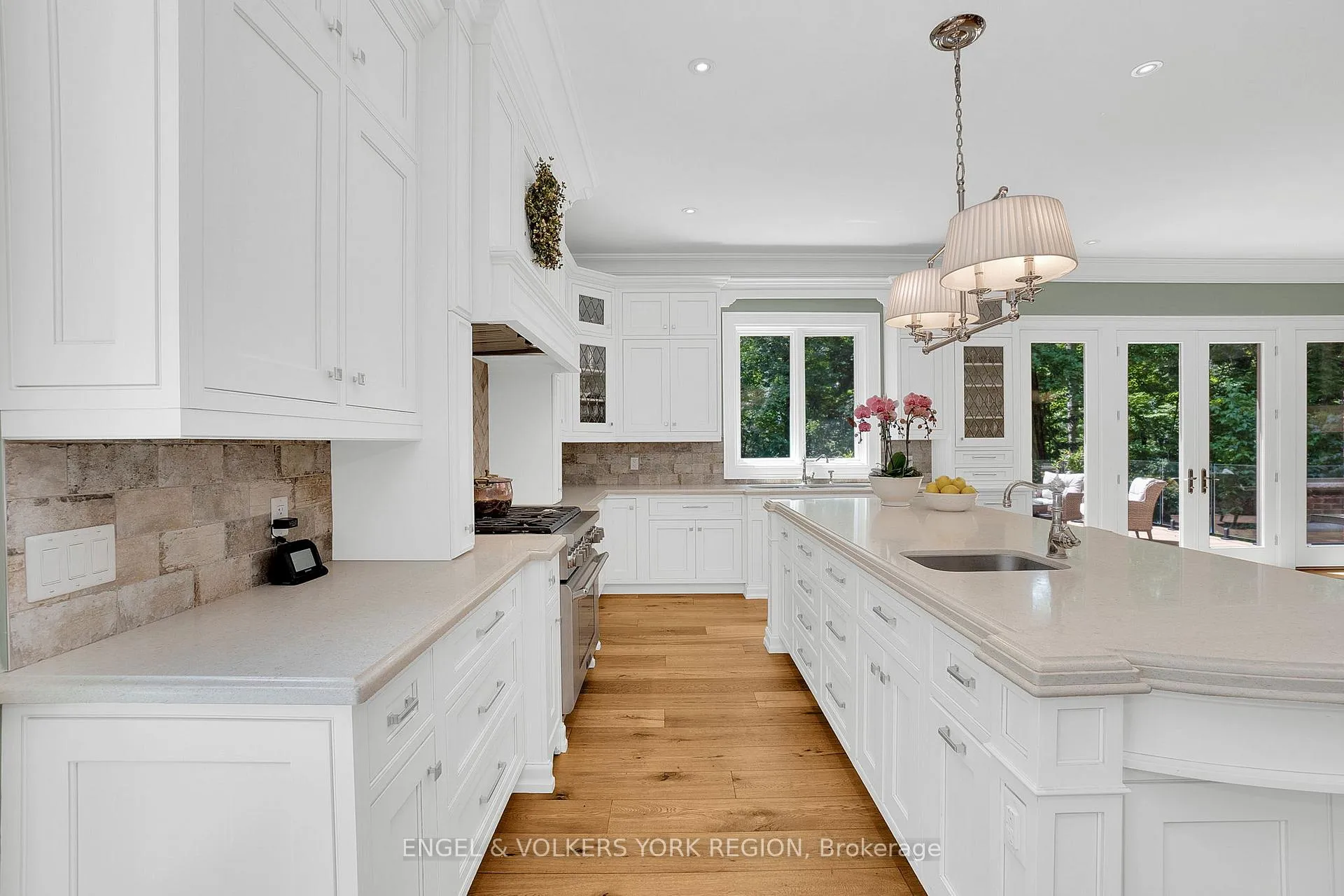 Photo 16 of 170 Kingscross Drive, King, King City — HOMEH