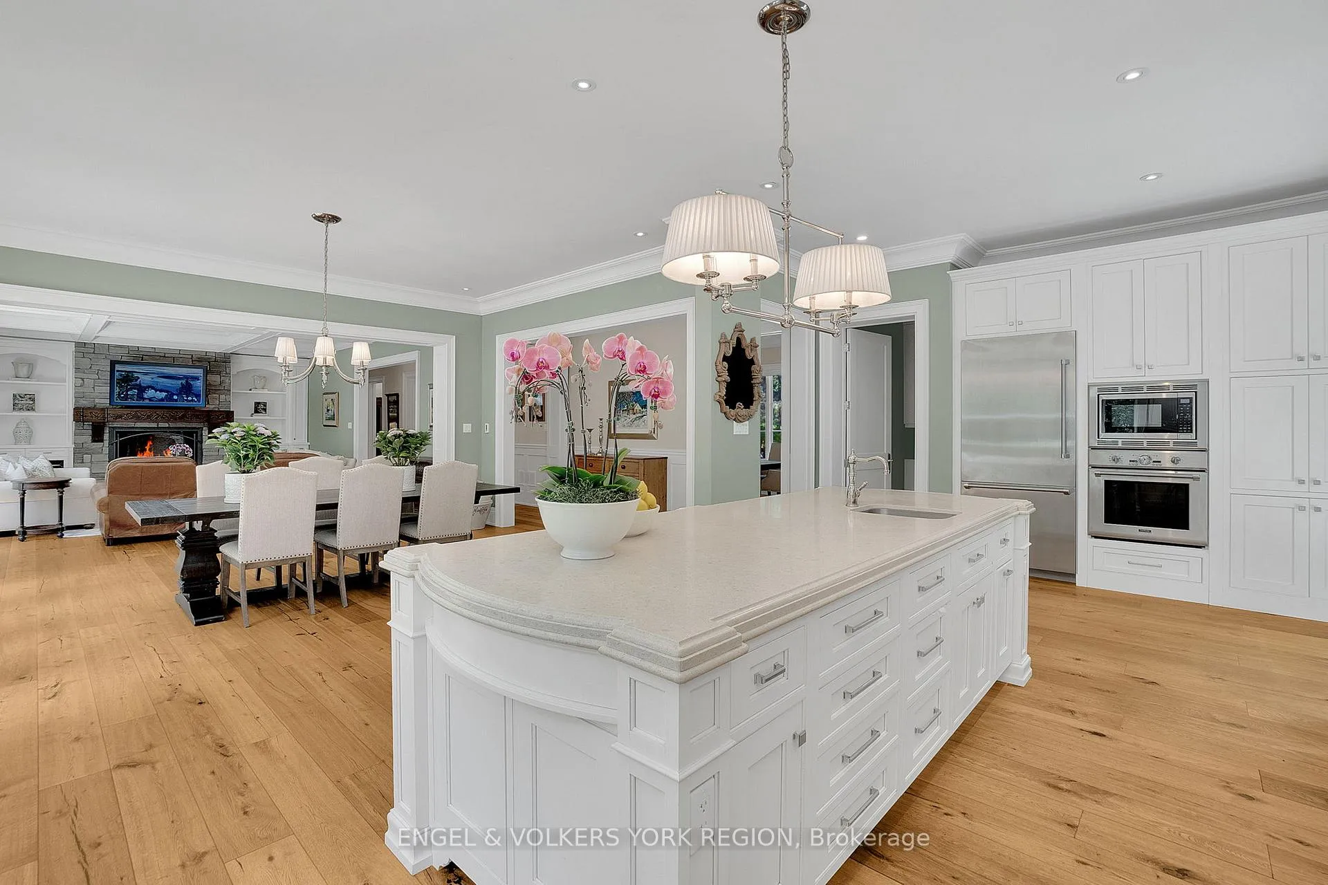 Photo 17 of 170 Kingscross Drive, King, King City — HOMEH