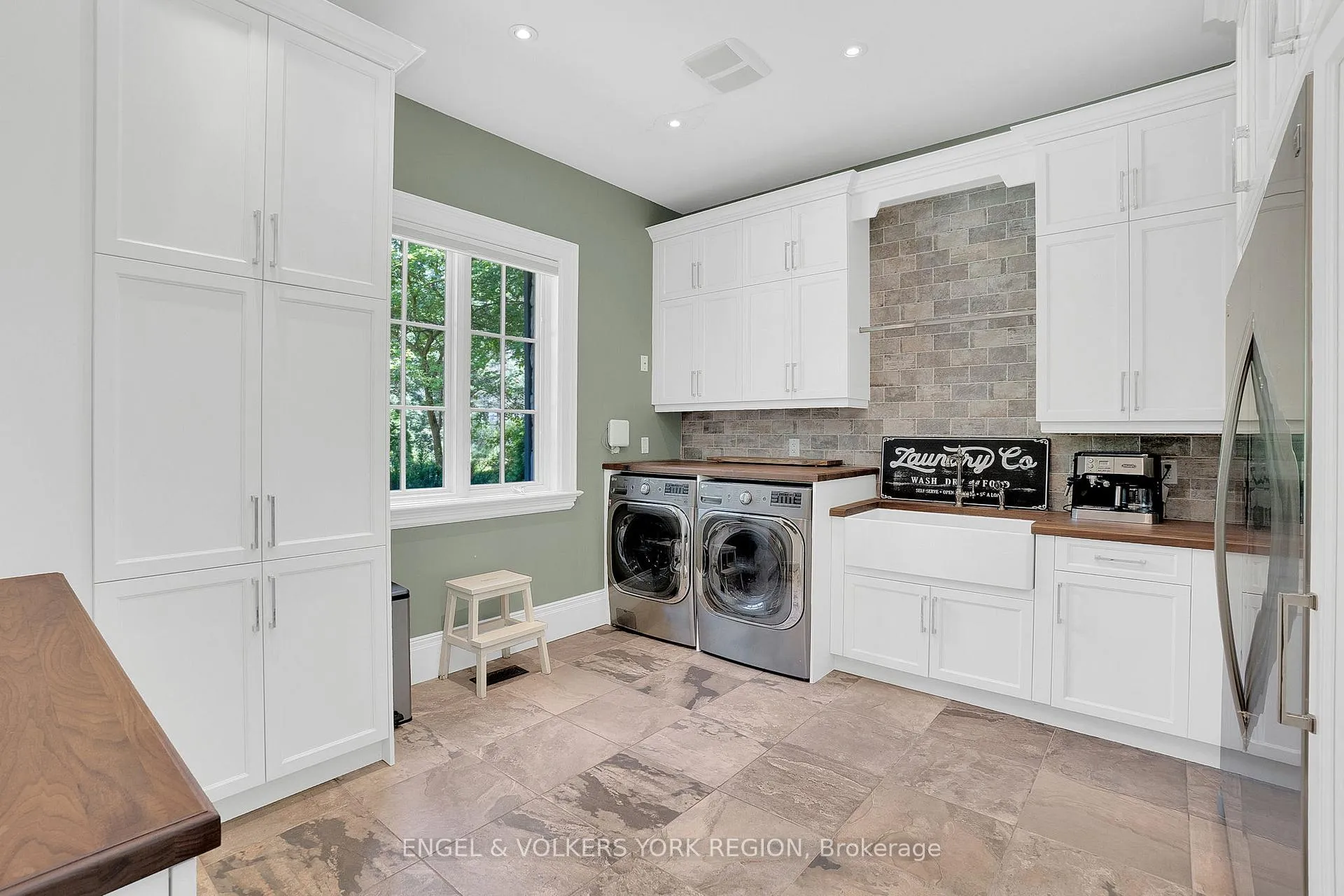 Photo 18 of 170 Kingscross Drive, King, King City — HOMEH