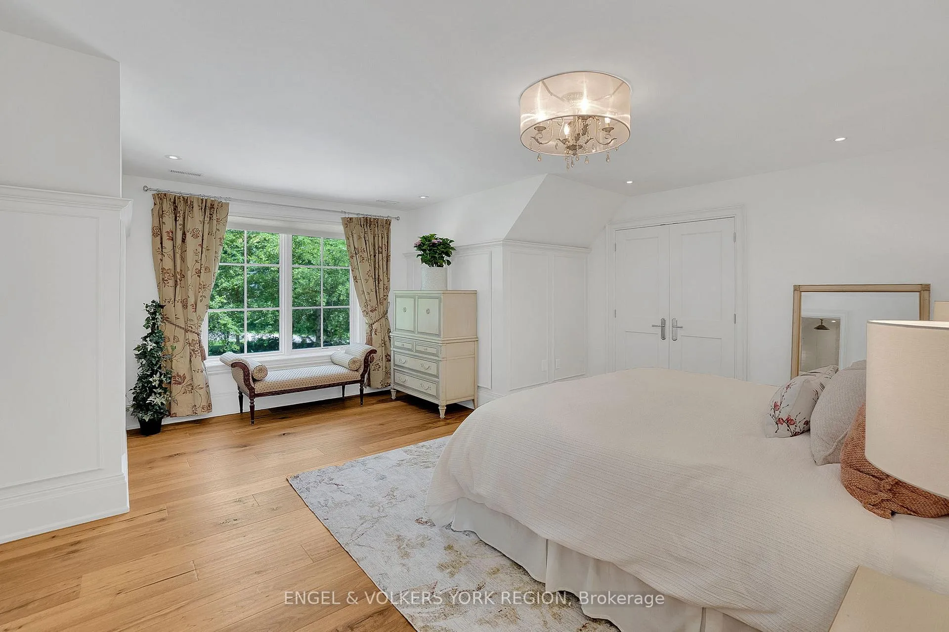 Photo 24 of 170 Kingscross Drive, King, King City — HOMEH