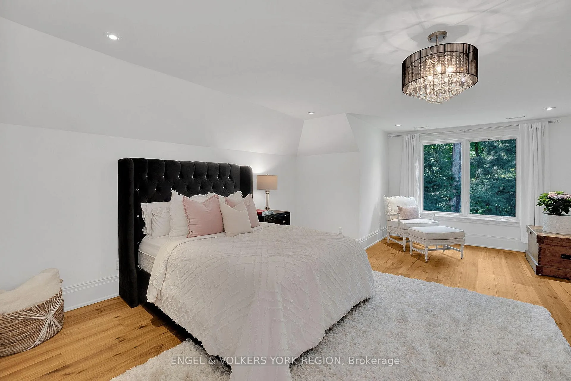 Photo 26 of 170 Kingscross Drive, King, King City — HOMEH