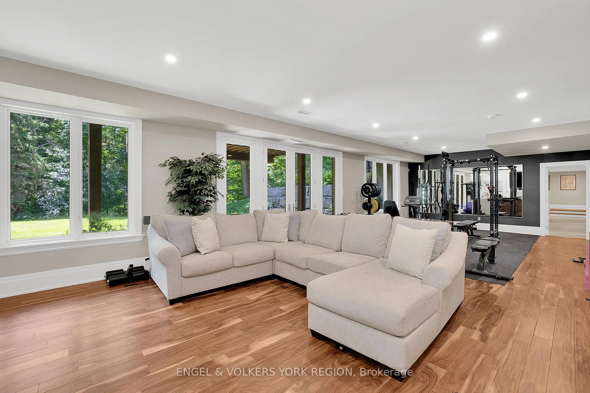 Photo 31 of 170 Kingscross Drive, King, King City — HOMEH