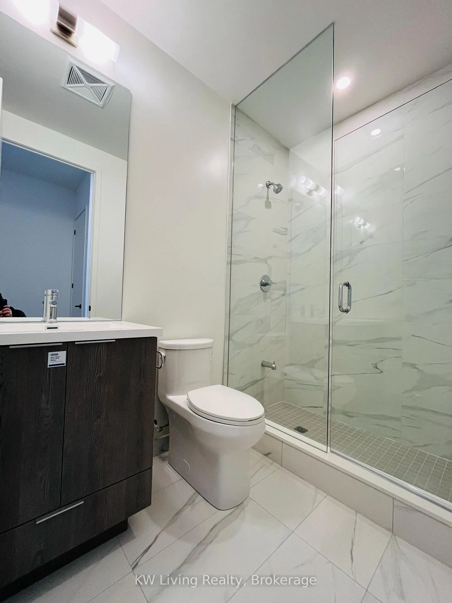 Photo 2 of Unit 3705, 8 Interchange Way, Vaughan, Vaughan Corporate Centre — HOMEH