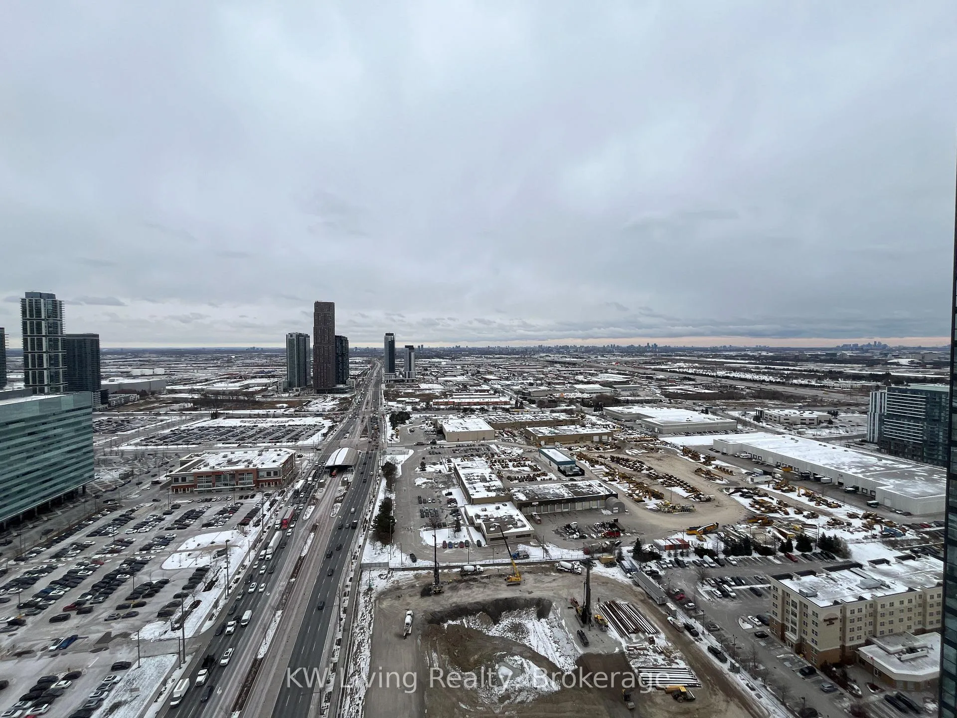 Photo 7 of Unit 3705, 8 Interchange Way, Vaughan, Vaughan Corporate Centre — HOMEH