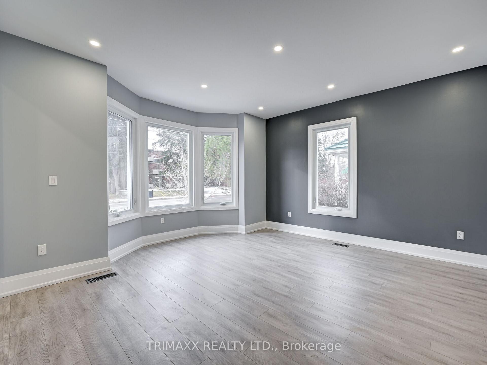 Photo 4 of 78 Livingston Avenue, Grimsby, Grimsby West — HOMEH