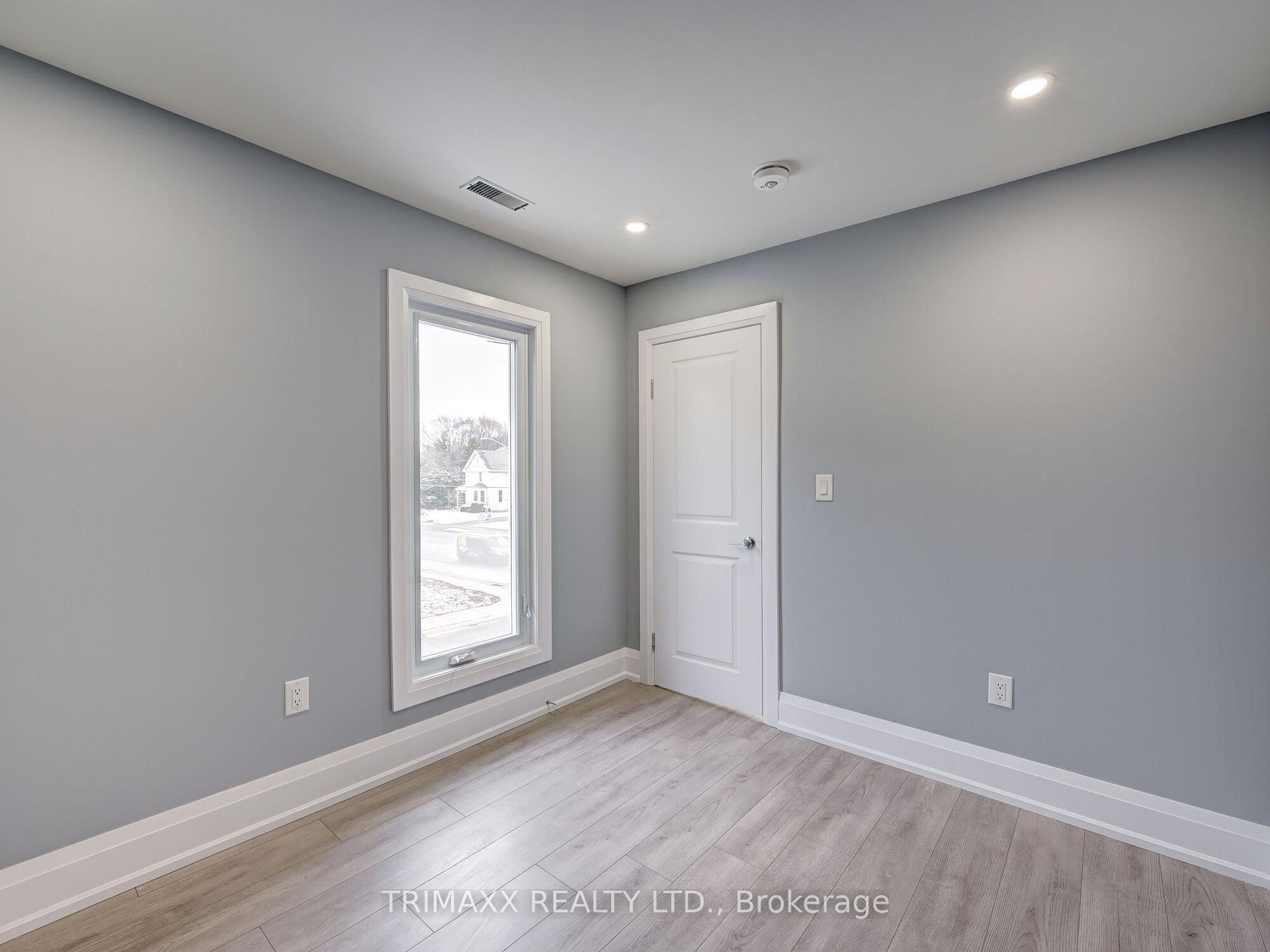 Photo 43 of 78 Livingston Avenue, Grimsby, Grimsby West — HOMEH