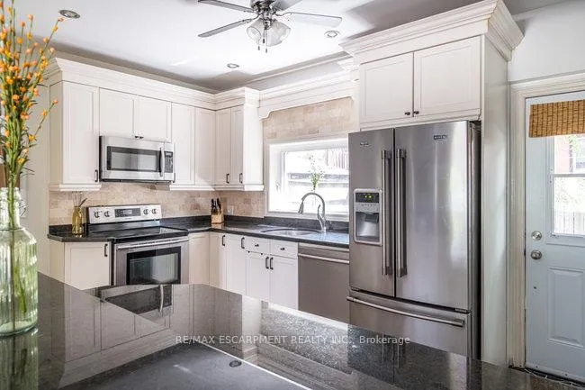 Photo 19 of 385 Herkimer Street, Hamilton, Kirkendall — HOMEH