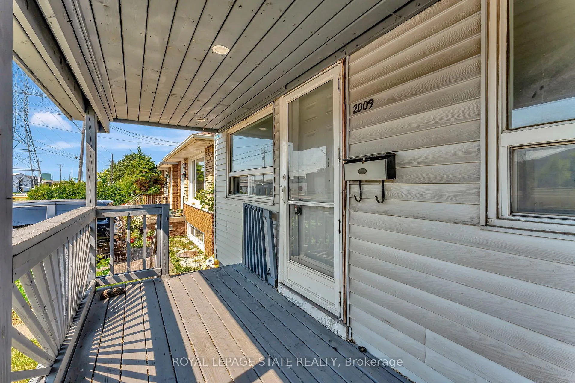 Photo 4 of 2009 Brampton Street, Hamilton, Parkview — HOMEH