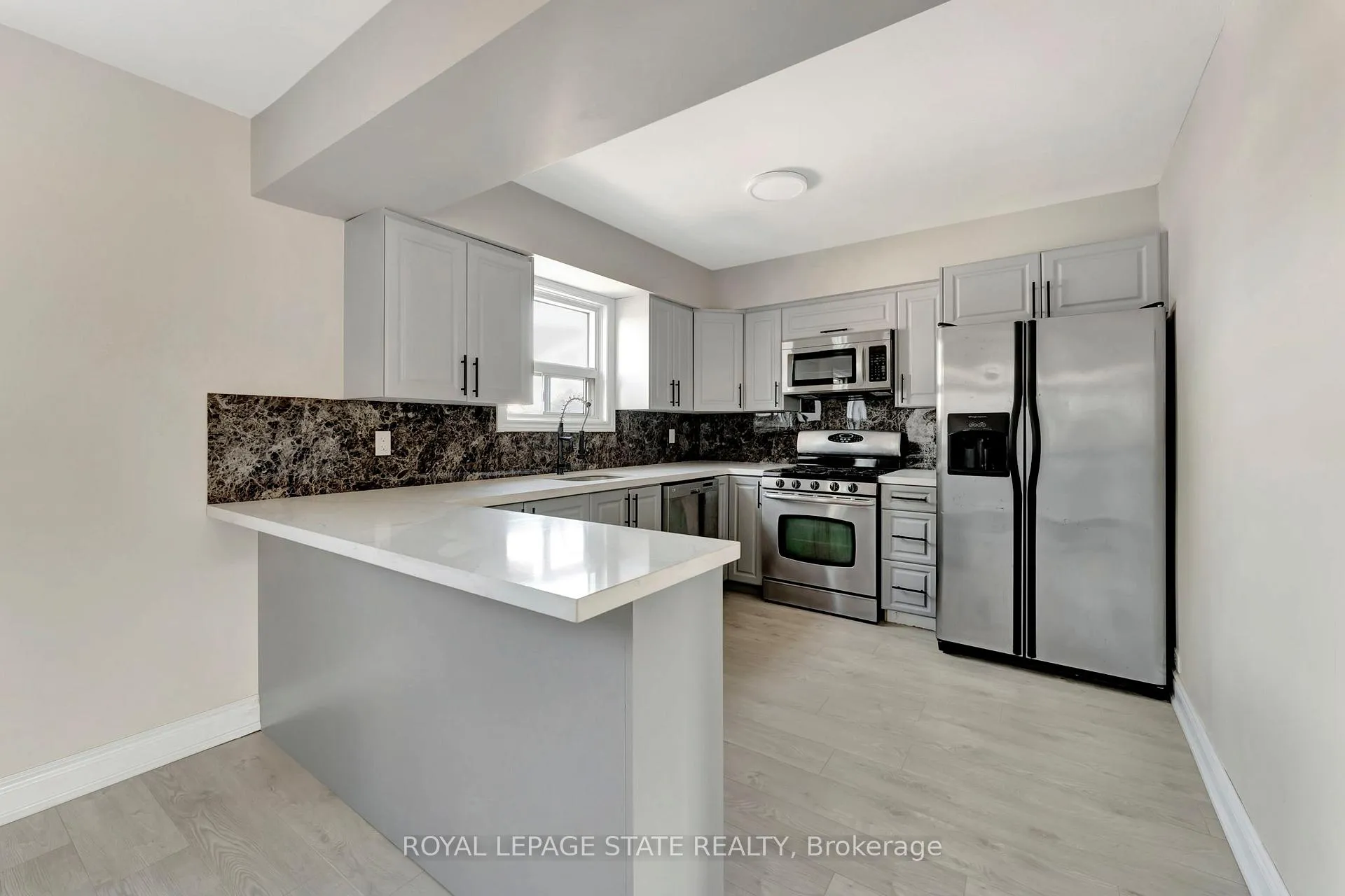 Photo 14 of 2009 Brampton Street, Hamilton, Parkview — HOMEH