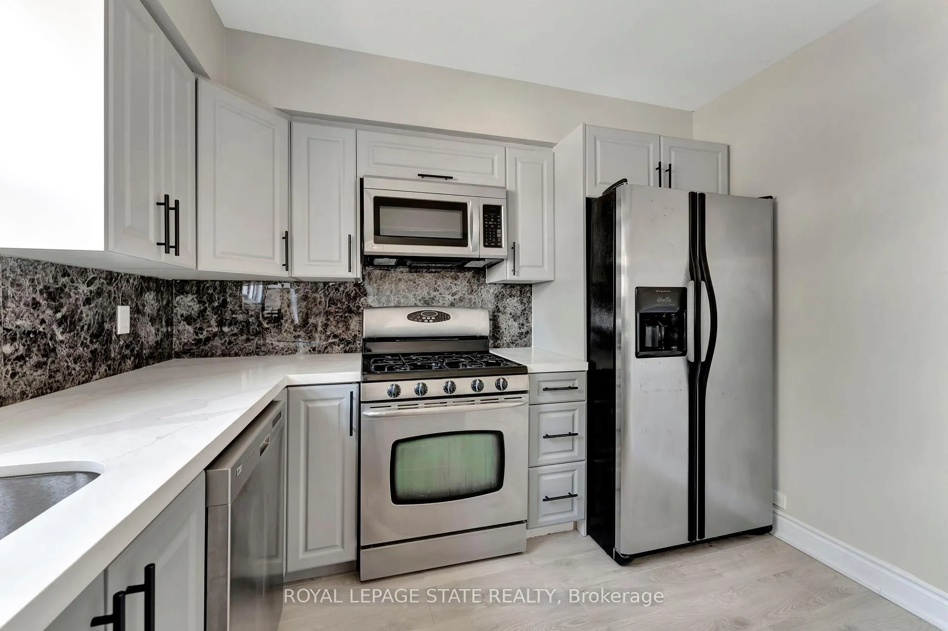 Photo 15 of 2009 Brampton Street, Hamilton, Parkview — HOMEH