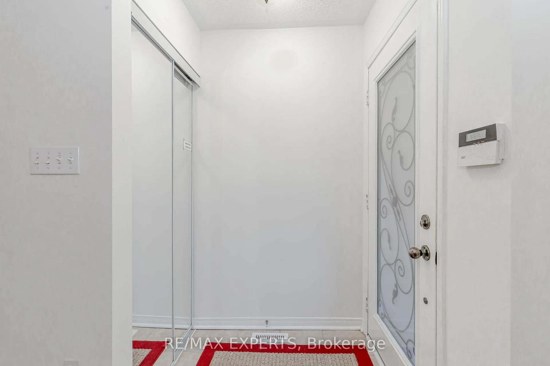 Photo 3 of 146 Laurelhurst Crescent, Vaughan, Vellore Village — HOMEH