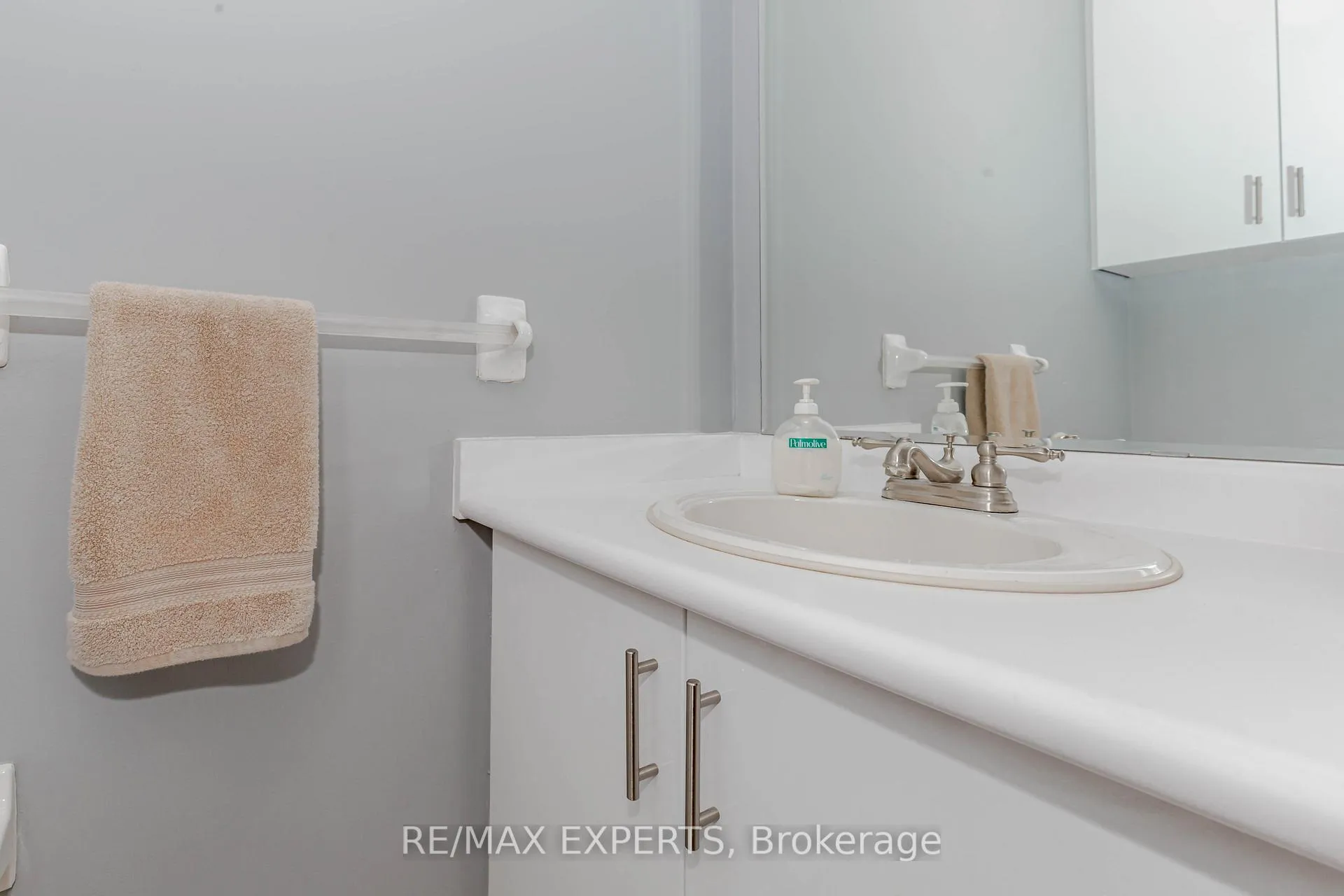 Photo 8 of 146 Laurelhurst Crescent, Vaughan, Vellore Village — HOMEH