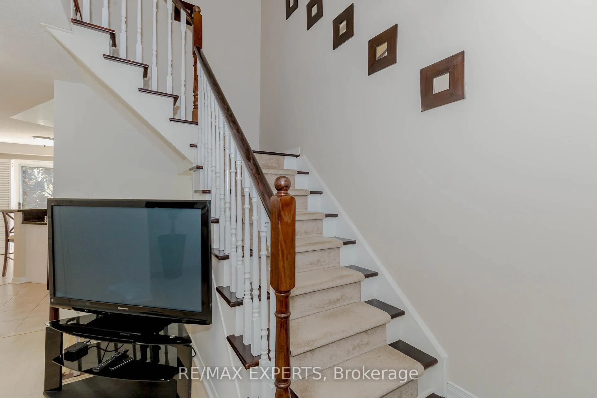 Photo 16 of 146 Laurelhurst Crescent, Vaughan, Vellore Village — HOMEH