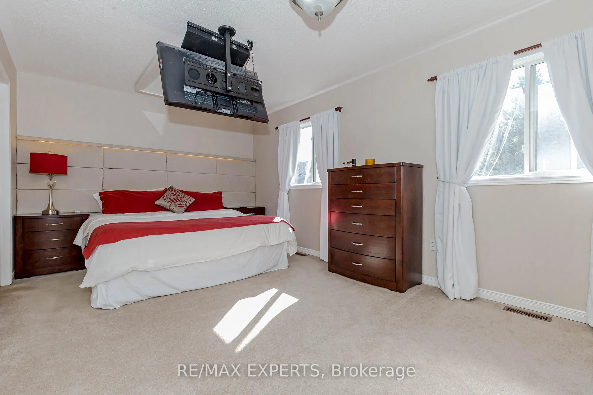 Photo 18 of 146 Laurelhurst Crescent, Vaughan, Vellore Village — HOMEH
