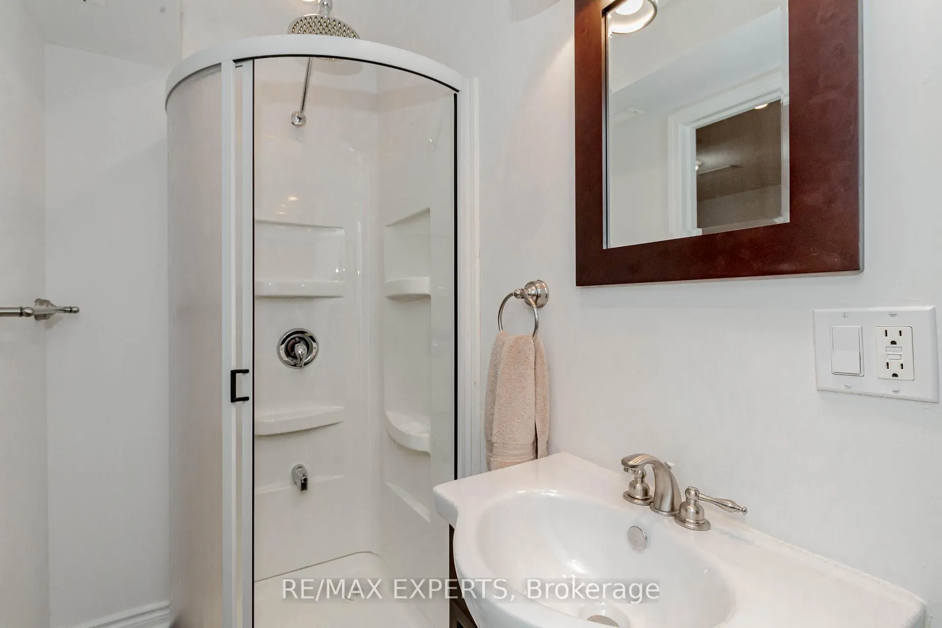 Photo 33 of 146 Laurelhurst Crescent, Vaughan, Vellore Village — HOMEH