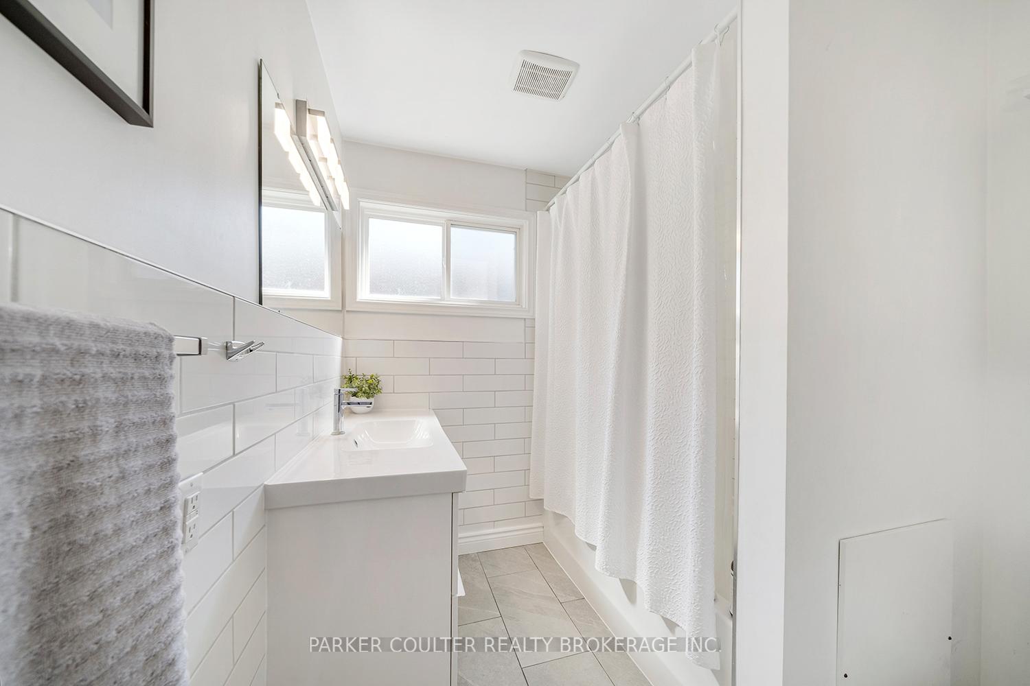 Photo 11 of 188 Napier Street, Barrie, Codrington — HOMEH