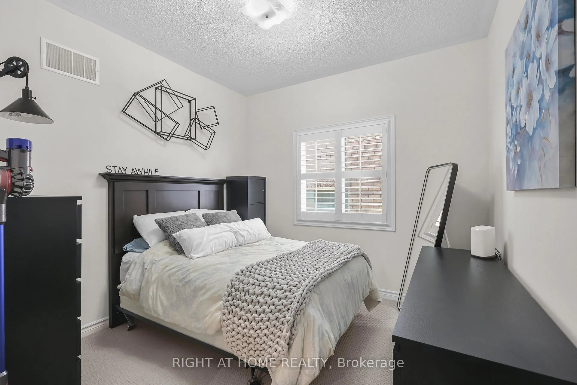 Photo 14 of 745 Halbert Drive, Shelburne — HOMEH