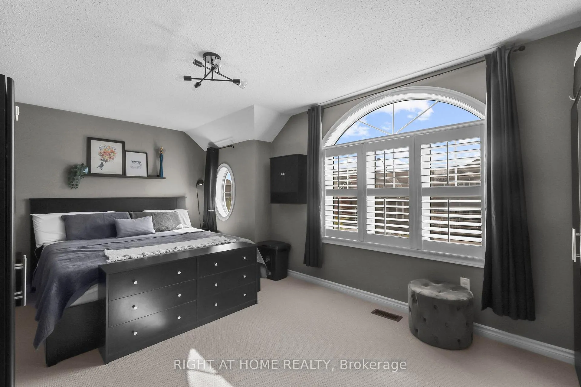 Photo 17 of 745 Halbert Drive, Shelburne — HOMEH