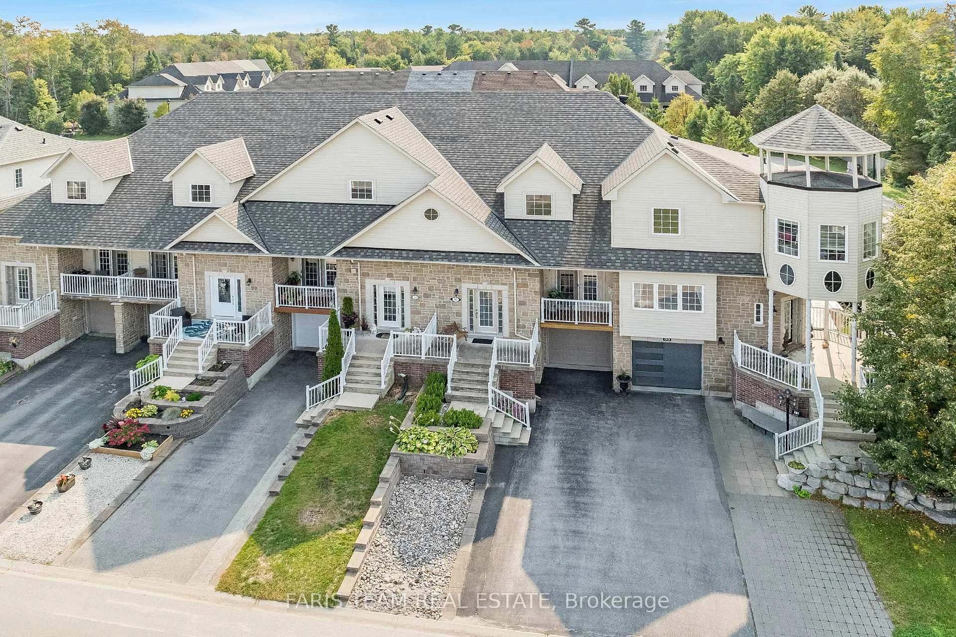 Photo 2 of 33 Royal Beech Drive, Wasaga Beach — HOMEH