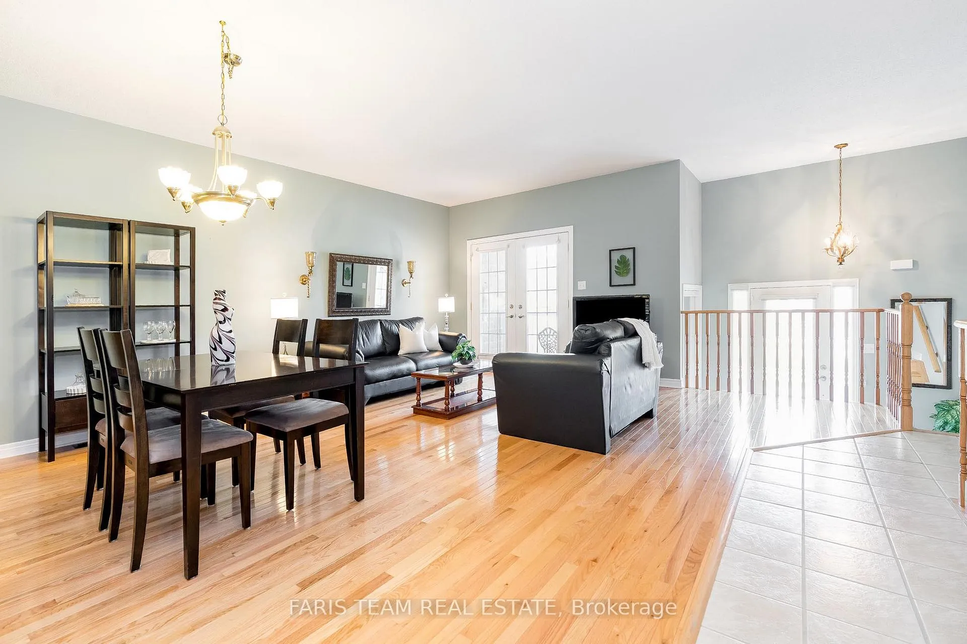 Photo 4 of 33 Royal Beech Drive, Wasaga Beach — HOMEH