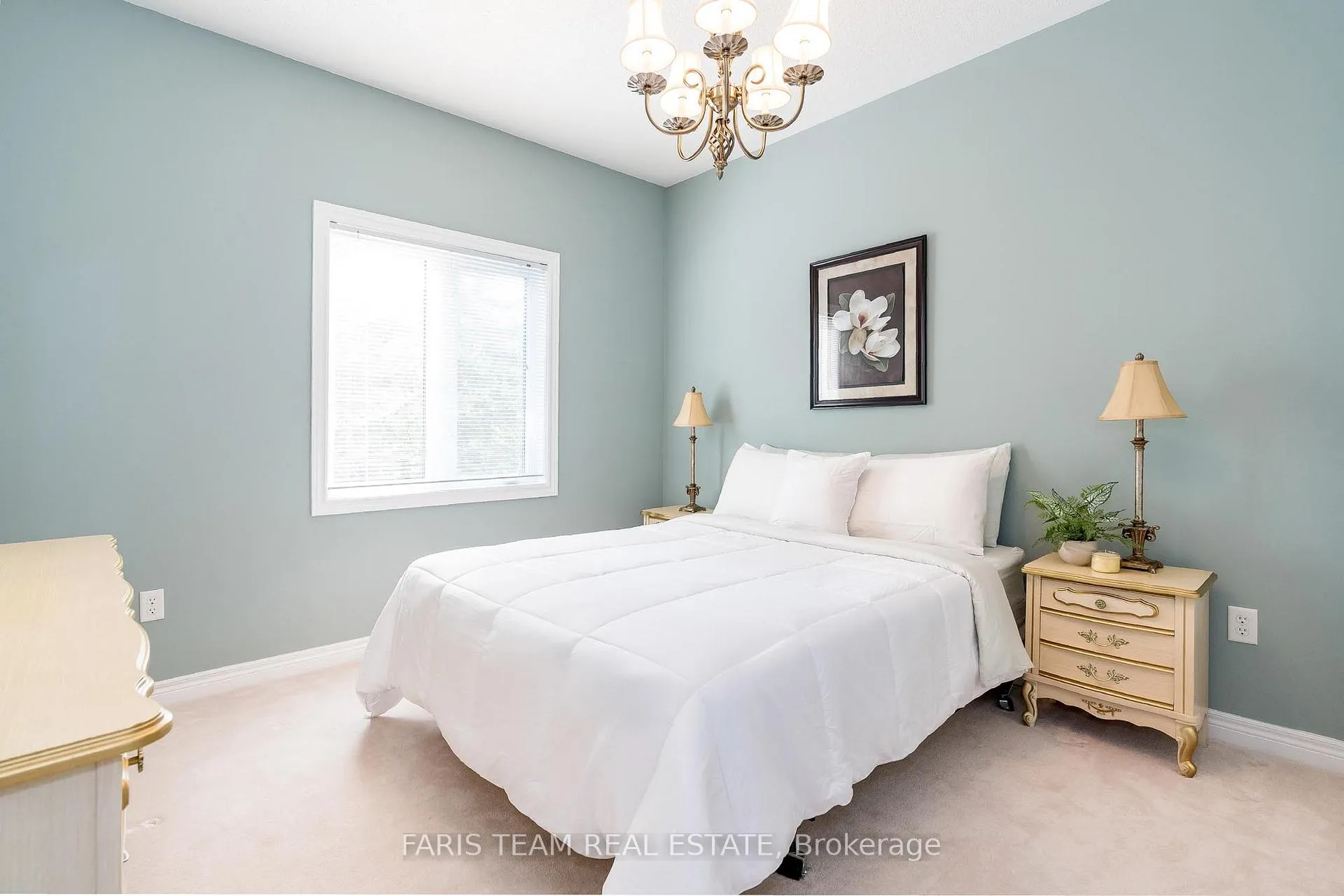 Photo 7 of 33 Royal Beech Drive, Wasaga Beach — HOMEH