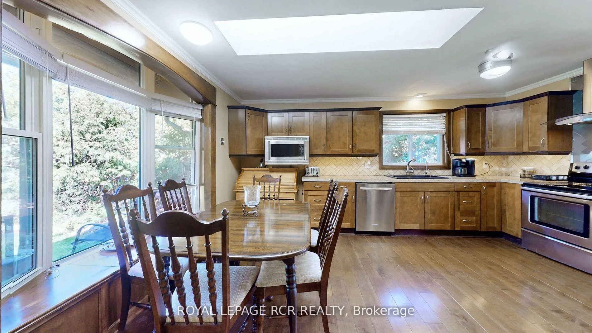 Photo 2 of 1097 Ferrier Avenue, Innisfil, Lefroy — HOMEH