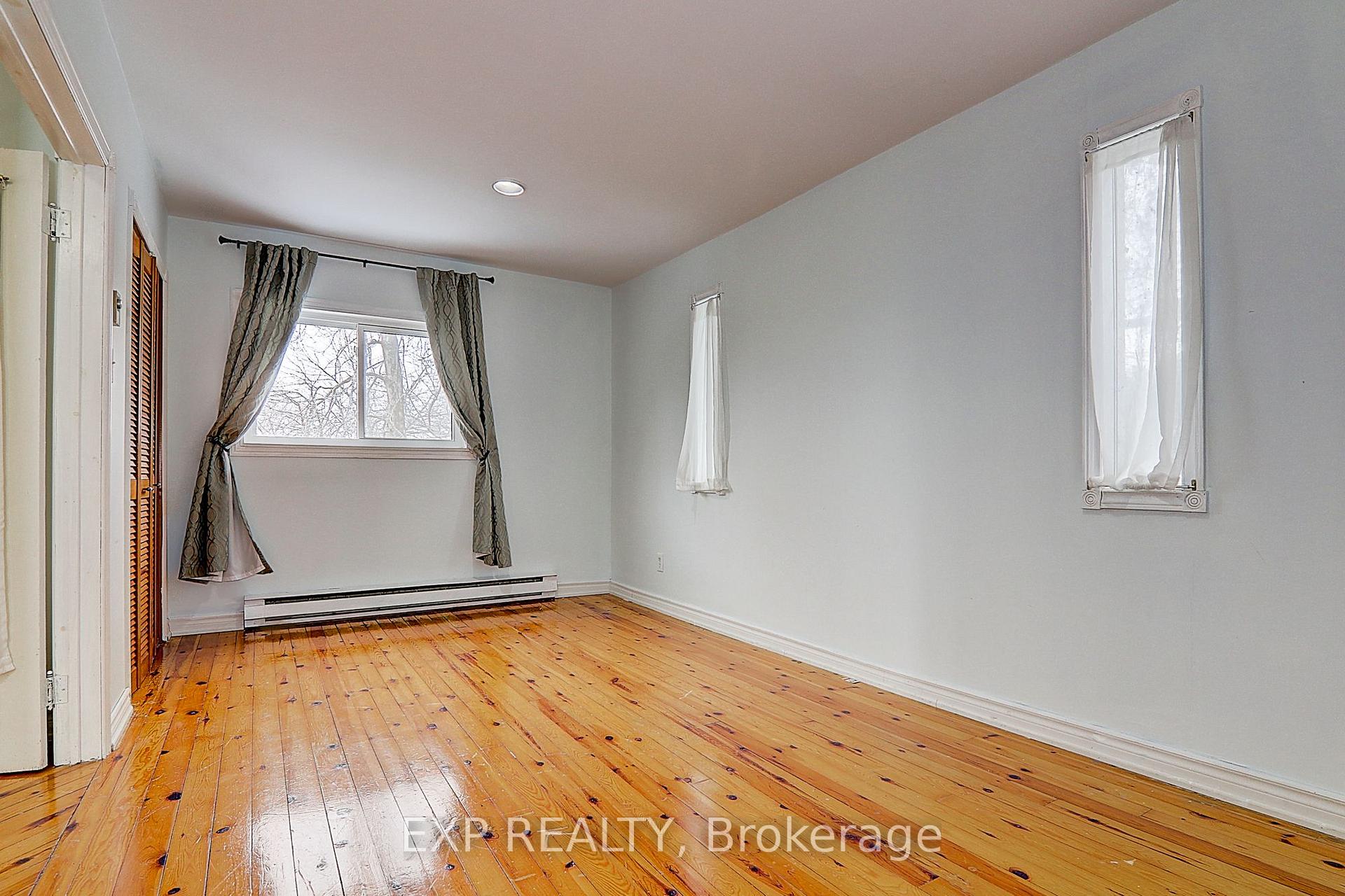 Photo 13 of 433 Lake Drive E, Georgina, Historic Lakeshore Communities — HOMEH