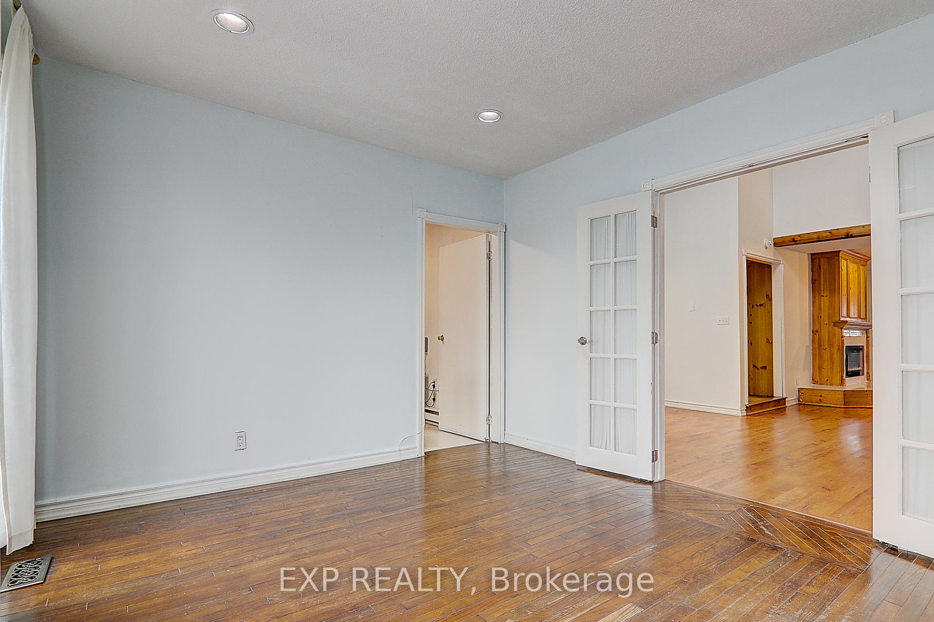 Photo 22 of 433 Lake Drive E, Georgina, Historic Lakeshore Communities — HOMEH