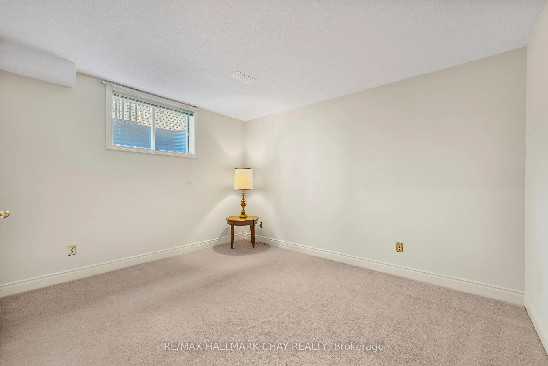 Photo 23 of 21 Layton Crescent, Barrie, Letitia Heights — HOMEH