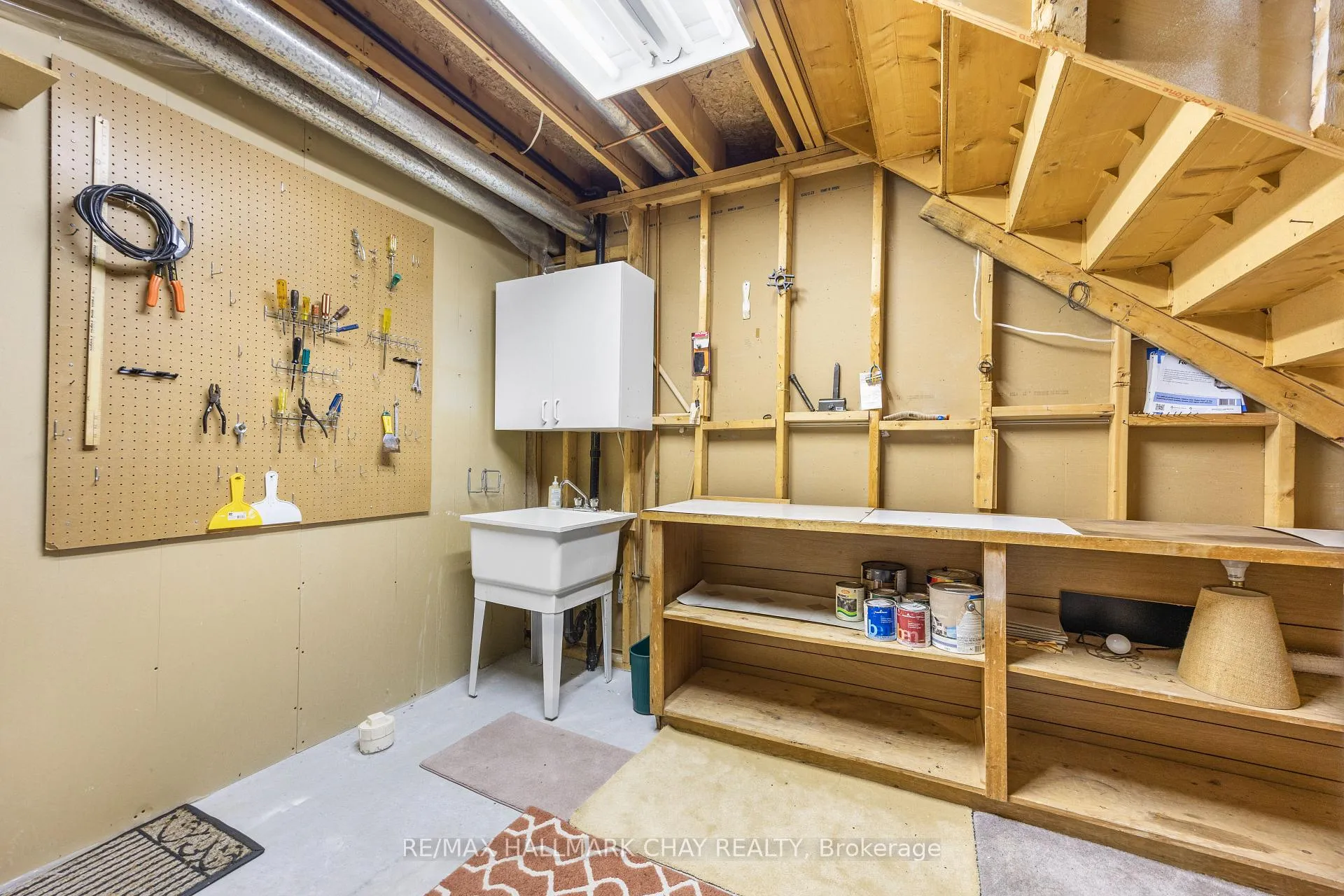 Photo 24 of 21 Layton Crescent, Barrie, Letitia Heights — HOMEH