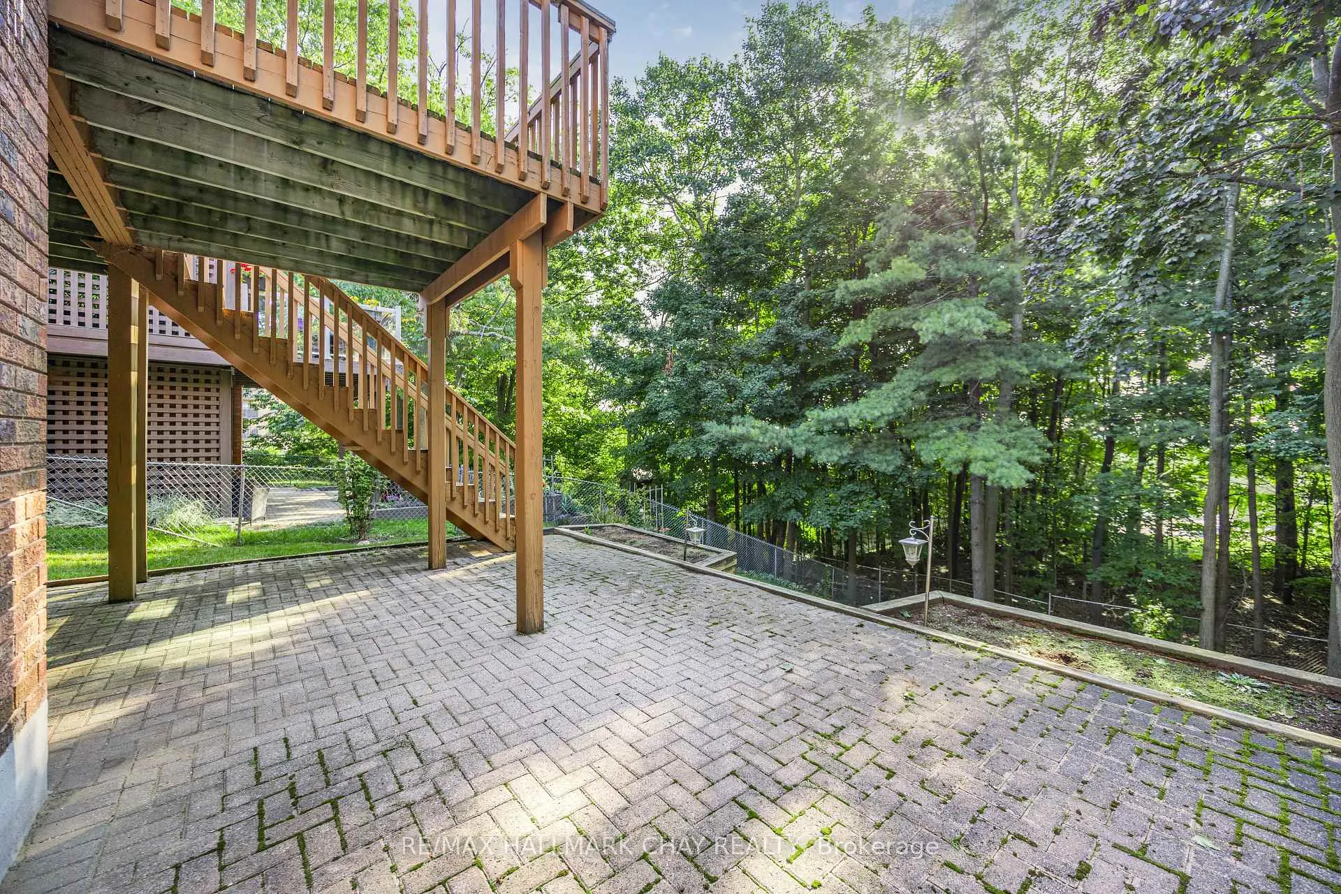 Photo 30 of 21 Layton Crescent, Barrie, Letitia Heights — HOMEH