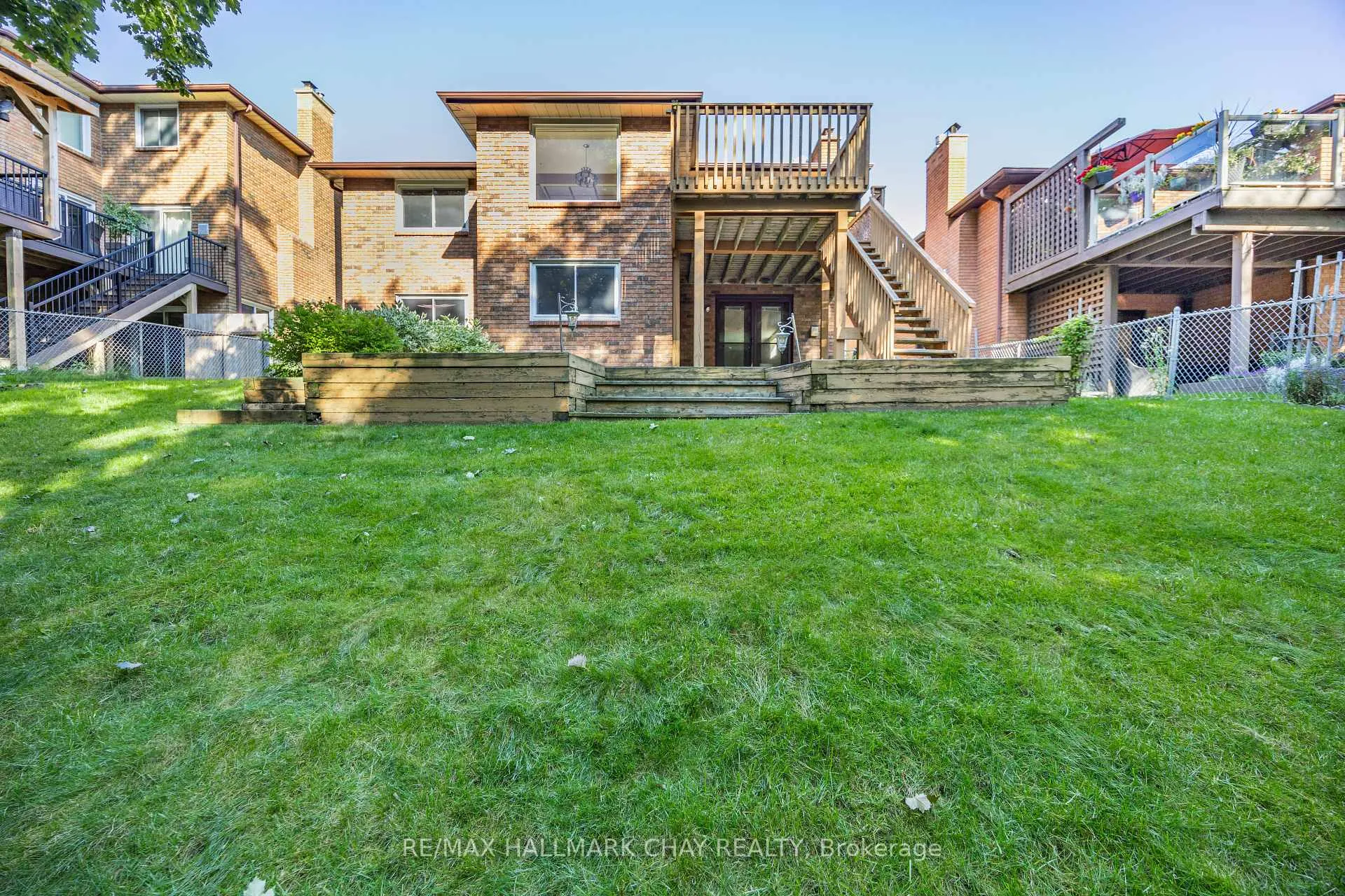 Photo 33 of 21 Layton Crescent, Barrie, Letitia Heights — HOMEH