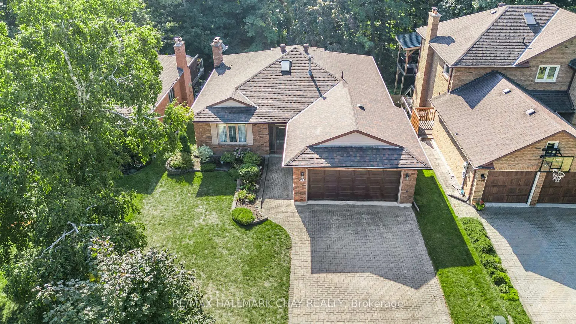 Photo 36 of 21 Layton Crescent, Barrie, Letitia Heights — HOMEH