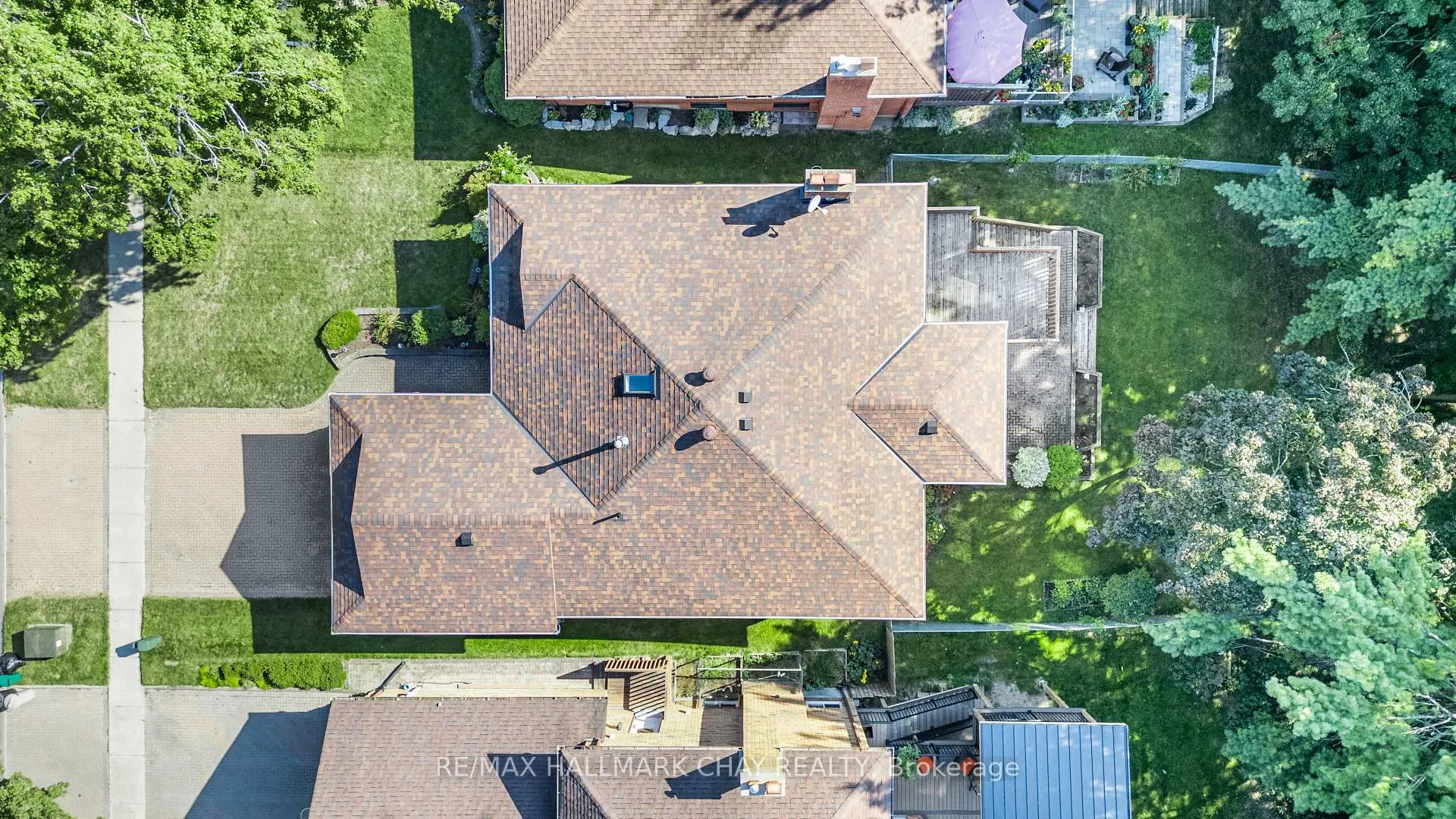 Photo 38 of 21 Layton Crescent, Barrie, Letitia Heights — HOMEH