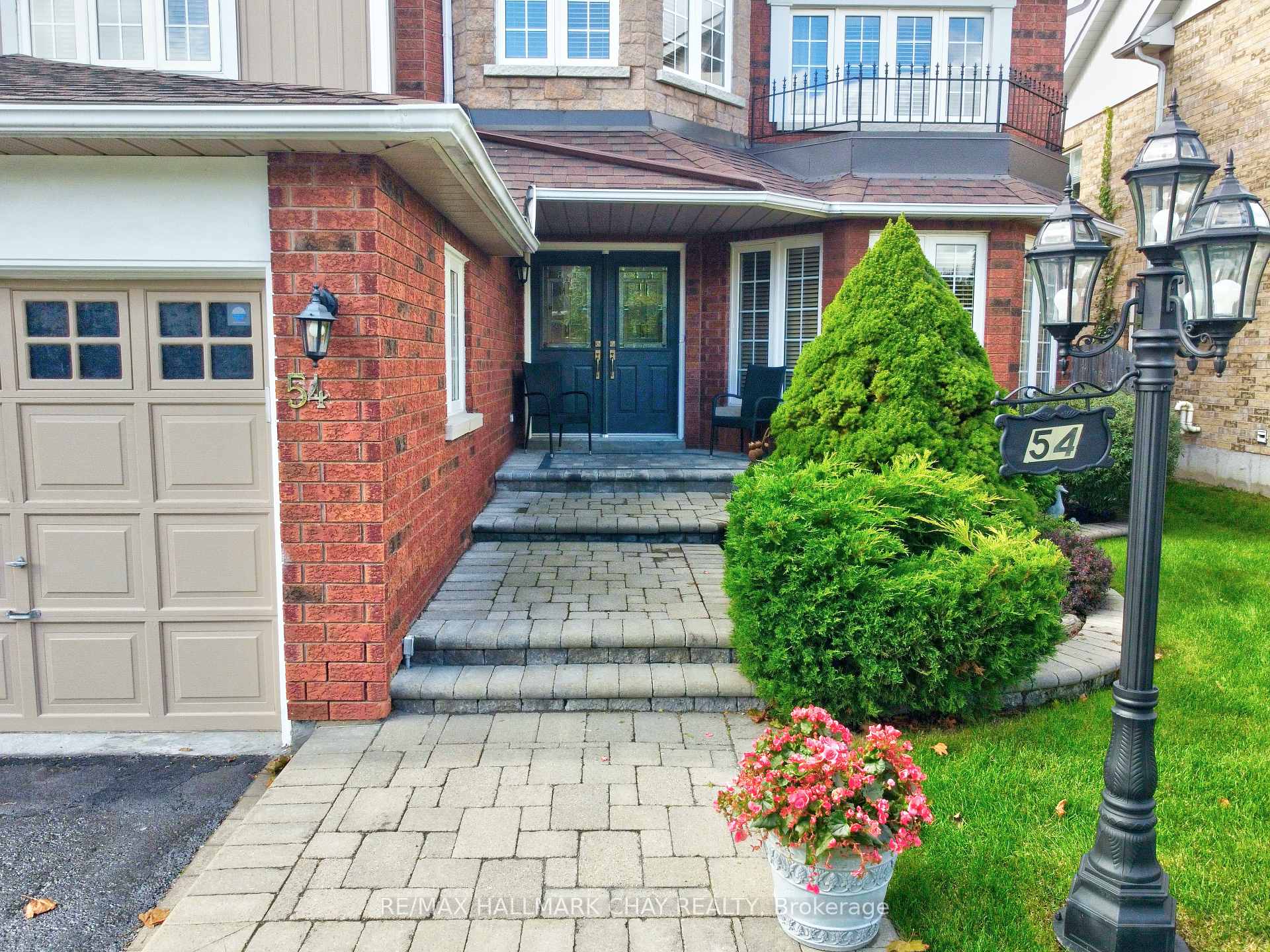 Photo 3 of 54 Cloughley Drive, Barrie, Northwest — HOMEH