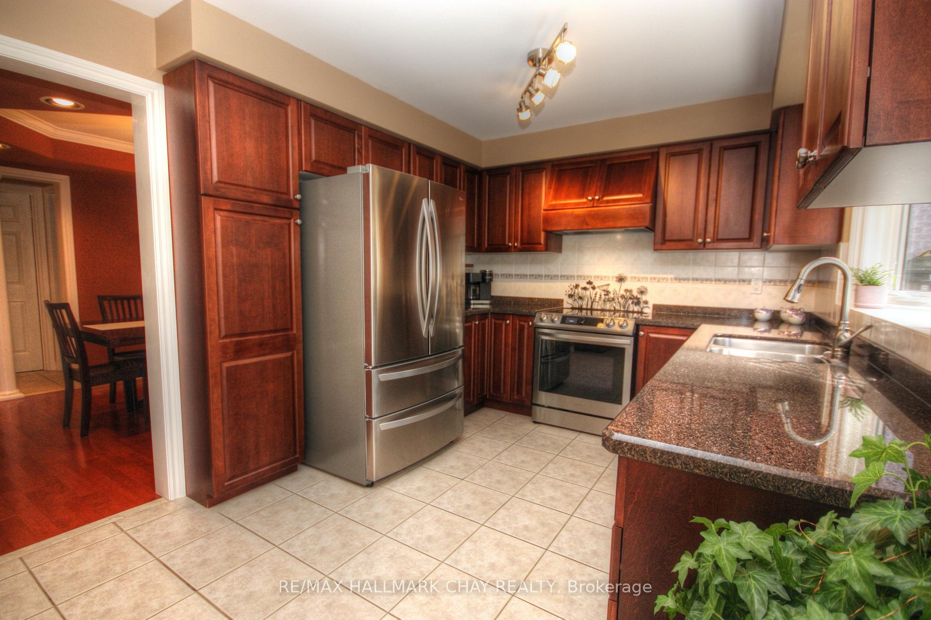 Photo 7 of 54 Cloughley Drive, Barrie, Northwest — HOMEH