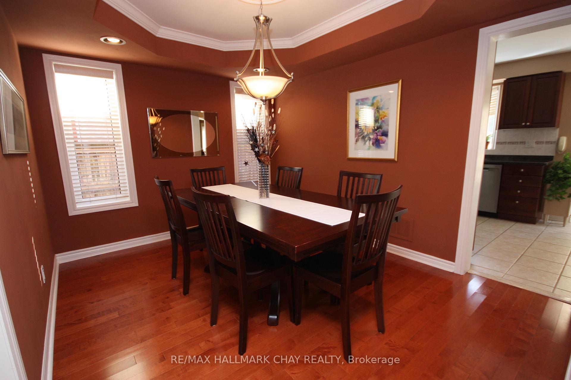 Photo 8 of 54 Cloughley Drive, Barrie, Northwest — HOMEH
