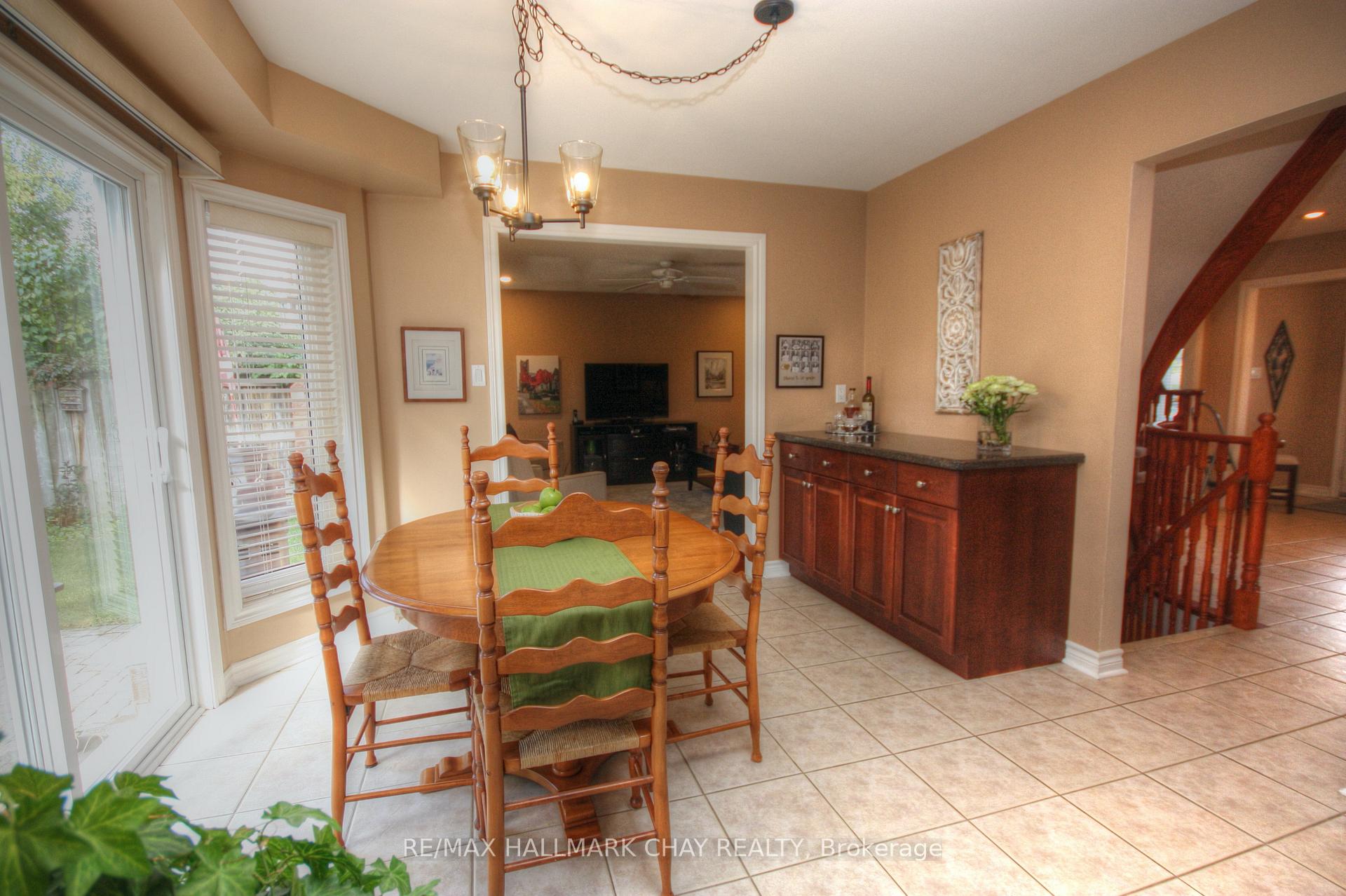 Photo 10 of 54 Cloughley Drive, Barrie, Northwest — HOMEH